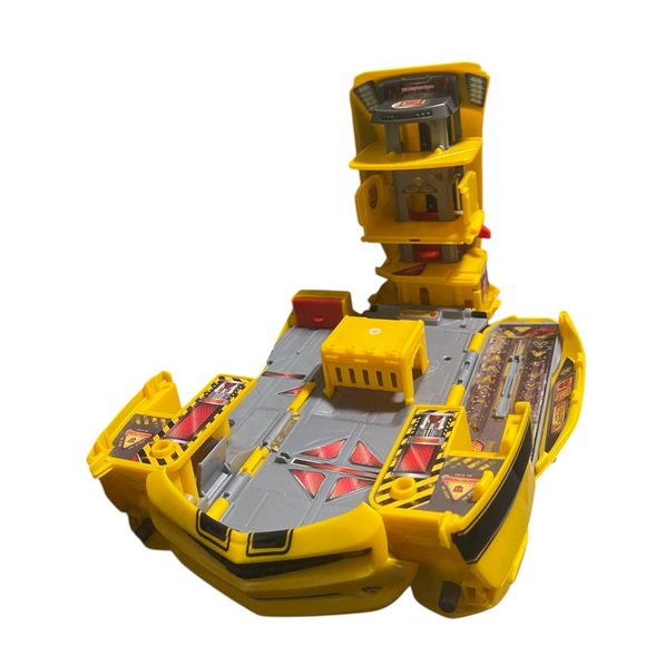 Micro machine bumblebee playset transformer used - Picture 7 of 12